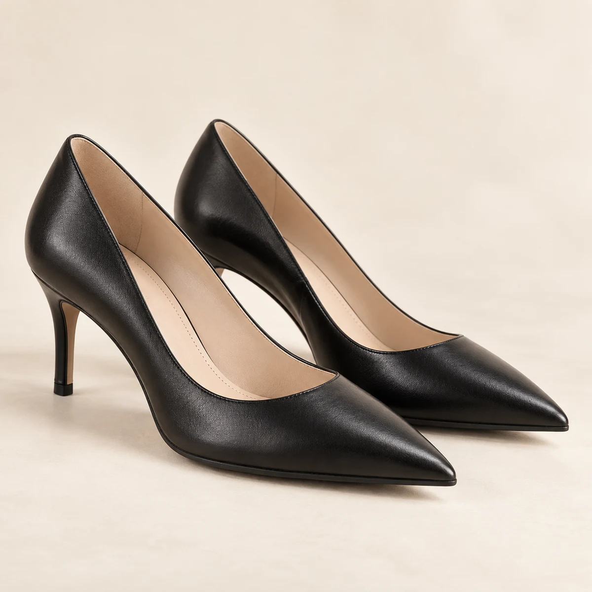 Victoire Leather Pumps in Black